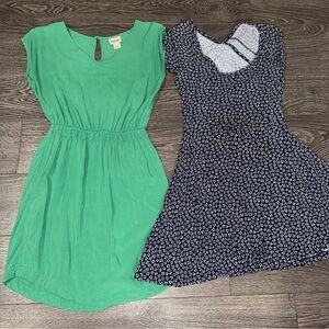 *3 for $15* Dresses Set Of 2 Junior XS Green‎ Mossimo Blue/White Brandy Melville